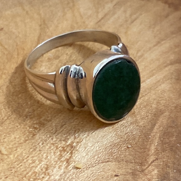 Dark Green Emerald Sterling Silver Ring. Size 8 - Picture 3 of 7